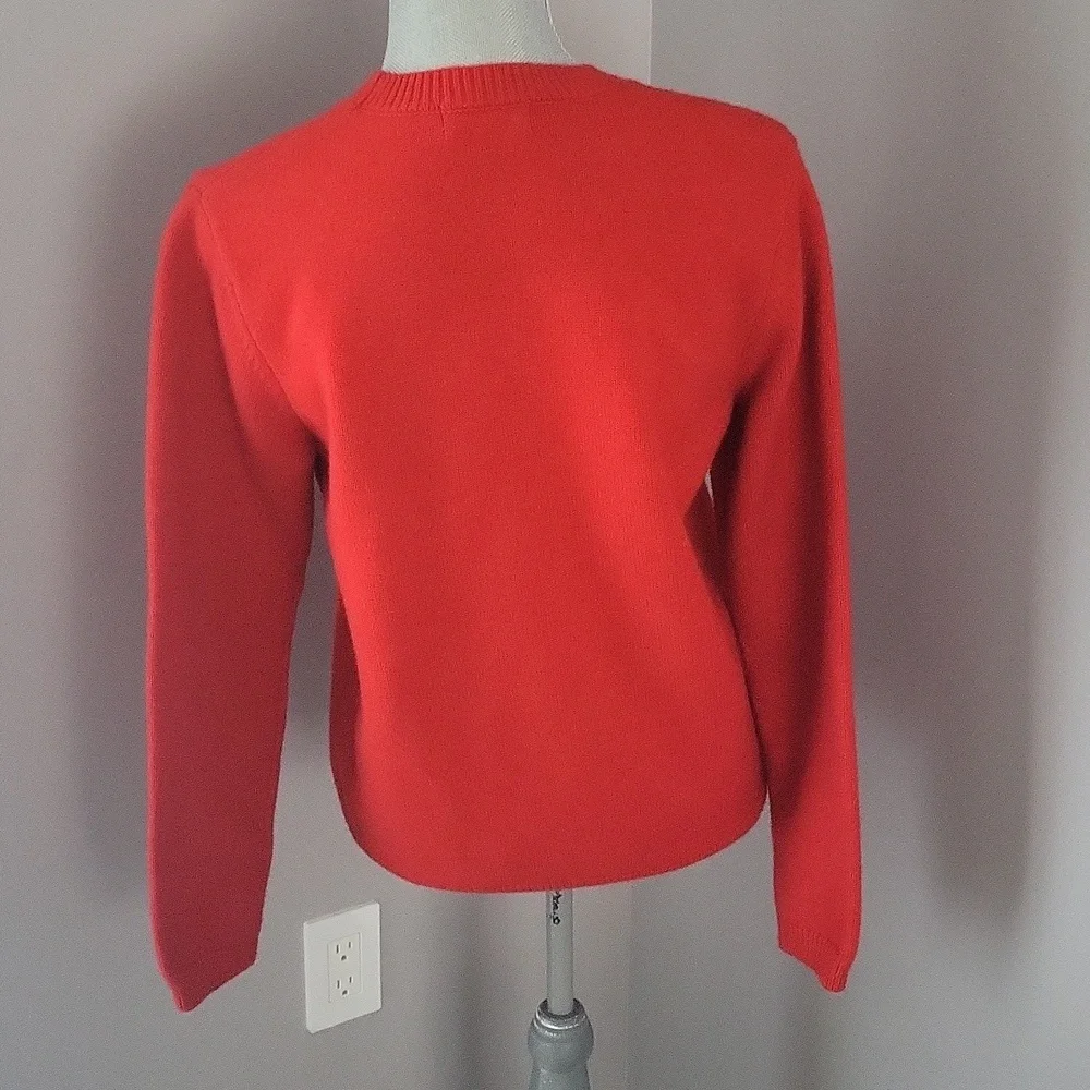 Red Deer Pattern Sweater - Picture 9 of 11